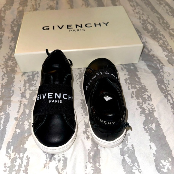 Givenchy black and white size 10 toddler